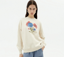 Laden Sie das Bild in den Galerie-Viewer, Jimena Blurry Sweatshirt
