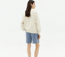 Laden Sie das Bild in den Galerie-Viewer, Jimena Blurry Sweatshirt
