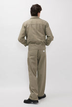 Laden Sie das Bild in den Galerie-Viewer, Korshavn Relaxed 5 Pocket Resist Dyed Twill, Vetiver

