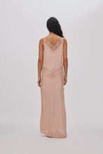 Laden Sie das Bild in den Galerie-Viewer, Lilou Sheer-Kleid mit Spitzeneinsätzen, Blush
