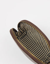 Load image into Gallery viewer, Make up Case Small Chocolate Soft Grain Leather
