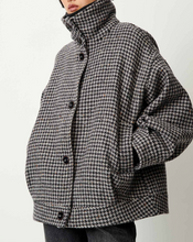Laden Sie das Bild in den Galerie-Viewer, NARIWA Coat, Shelby
