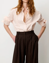 Laden Sie das Bild in den Galerie-Viewer, NEOMI Shirt, Petal
