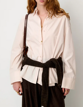 Laden Sie das Bild in den Galerie-Viewer, NEOMI Shirt, Petal
