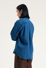 Laden Sie das Bild in den Galerie-Viewer, Ole Fatigue Baumwoll-Tencel-Hemd, Estate Blue

