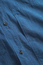 Laden Sie das Bild in den Galerie-Viewer, Ole Fatigue Baumwoll-Tencel-Hemd, Estate Blue
