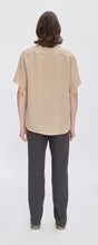 Laden Sie das Bild in den Galerie-Viewer, BELLINI Logo Shirt kurzärmlig Beige
