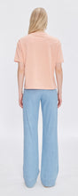 Laden Sie das Bild in den Galerie-Viewer, NEU AVA T-Shirt Peach
