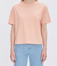 Laden Sie das Bild in den Galerie-Viewer, NEU AVA T-Shirt Peach
