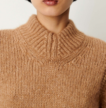Load image into Gallery viewer, PALAPS V-Neck Pullover, Badiane
