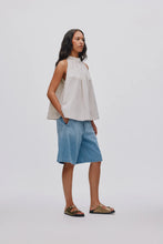 Load image into Gallery viewer, Raha Light denim wide shorts, Light wash
