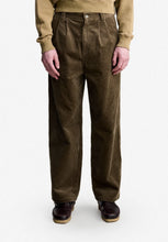Laden Sie das Bild in den Galerie-Viewer, Ricky corduroy loose-fit trousers, Taupe
