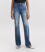 Laden Sie das Bild in den Galerie-Viewer, Romy jeans, Washed indigo
