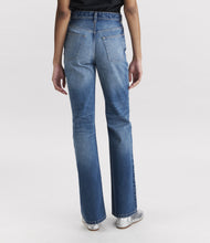 Laden Sie das Bild in den Galerie-Viewer, Romy jeans, Washed indigo
