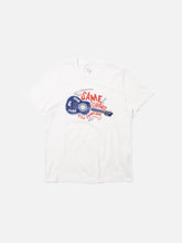 Laden Sie das Bild in den Galerie-Viewer, Roy Gitarren-T-Shirt Offwhite
