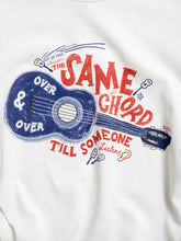Laden Sie das Bild in den Galerie-Viewer, Roy Gitarren-T-Shirt Offwhite
