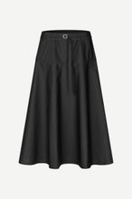 Laden Sie das Bild in den Galerie-Viewer, Saalesso skirt 15902, Black
