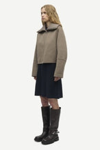 Laden Sie das Bild in den Galerie-Viewer, Sacleo jacket 15772, Lead Gray Mel.
