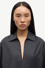 Load image into Gallery viewer, Sadaphne shirt 16248, Black Mel.
