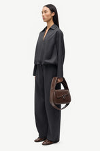 Load image into Gallery viewer, Sadaphne shirt 16248, Black Mel.
