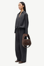 Load image into Gallery viewer, Sadaphne shirt 16248, Black Mel.
