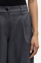 Load image into Gallery viewer, Saharper pleat trousers 16178, Dark grey mel.
