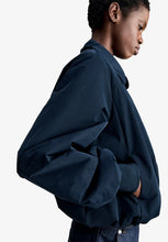 Laden Sie das Bild in den Galerie-Viewer, Salome taffeta bomber jacket, Navy blue
