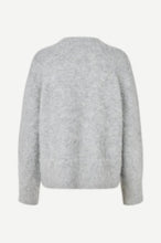 Laden Sie das Bild in den Galerie-Viewer, Salo v-neck 16165, Grey mel.
