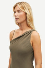Laden Sie das Bild in den Galerie-Viewer, Samoena Kleid 15154 Dark Greige
