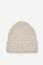 Laden Sie das Bild in den Galerie-Viewer, Sapia beanie 15727
