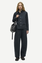 Laden Sie das Bild in den Galerie-Viewer, Saroko trousers 15645, Washed Salute
