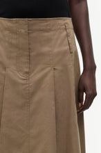 Load image into Gallery viewer, Satallys skirt 16179, Lead Gray
