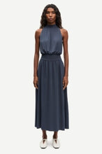 Laden Sie das Bild in den Galerie-Viewer, Saumi dress 16113 Ombre Blue
