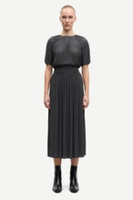 Laden Sie das Bild in den Galerie-Viewer, Sauma ss Kleid 10167 Grau Nadelstreifen
