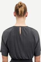 Laden Sie das Bild in den Galerie-Viewer, Sauma ss Kleid 10167 Grau Nadelstreifen
