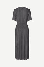Laden Sie das Bild in den Galerie-Viewer, Sauma ss Kleid 10167 Grau Nadelstreifen
