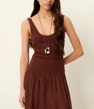 Laden Sie das Bild in den Galerie-Viewer, SOLAO Kleid, Brownwhisky
