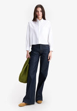 Laden Sie das Bild in den Galerie-Viewer, SOPHIA oxford shirt, White
