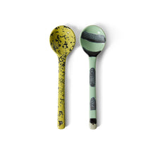 Laden Sie das Bild in den Galerie-Viewer, 70s ceramics serving spoons, mines set of 2
