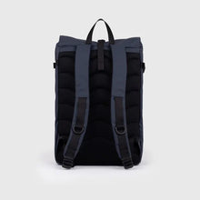 Laden Sie das Bild in den Galerie-Viewer, STREAM Slim Rolltop Rucksack L, Navy
