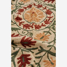 Laden Sie das Bild in den Galerie-Viewer, Suzani embroidered throw 130x180, Sand/ruby wine
