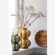 Laden Sie das Bild in den Galerie-Viewer, Stoneware vase, Green
