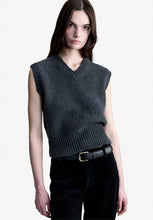 Laden Sie das Bild in den Galerie-Viewer, Vicky sleeveless wool sweater, Charcoal grey
