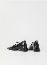 Load image into Gallery viewer, Vivian Pumps Black

