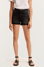 Laden Sie das Bild in den Galerie-Viewer, Bardot Shorts Schwarz Getragen
