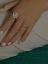 Load image into Gallery viewer, Lovers Ring Gold
