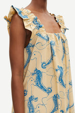 Laden Sie das Bild in den Galerie-Viewer, Gill Kleid AOP 10783 Aqua Seepferdchen
