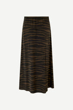 Laden Sie das Bild in den Galerie-Viewer, Andina Rock allover Print 9942 Zebra delicioso
