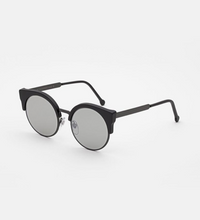 Load image into Gallery viewer, Ilaria black matte zero
