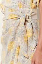 Laden Sie das Bild in den Galerie-Viewer, SISTA SARI Kleid Sweet Paraiso
